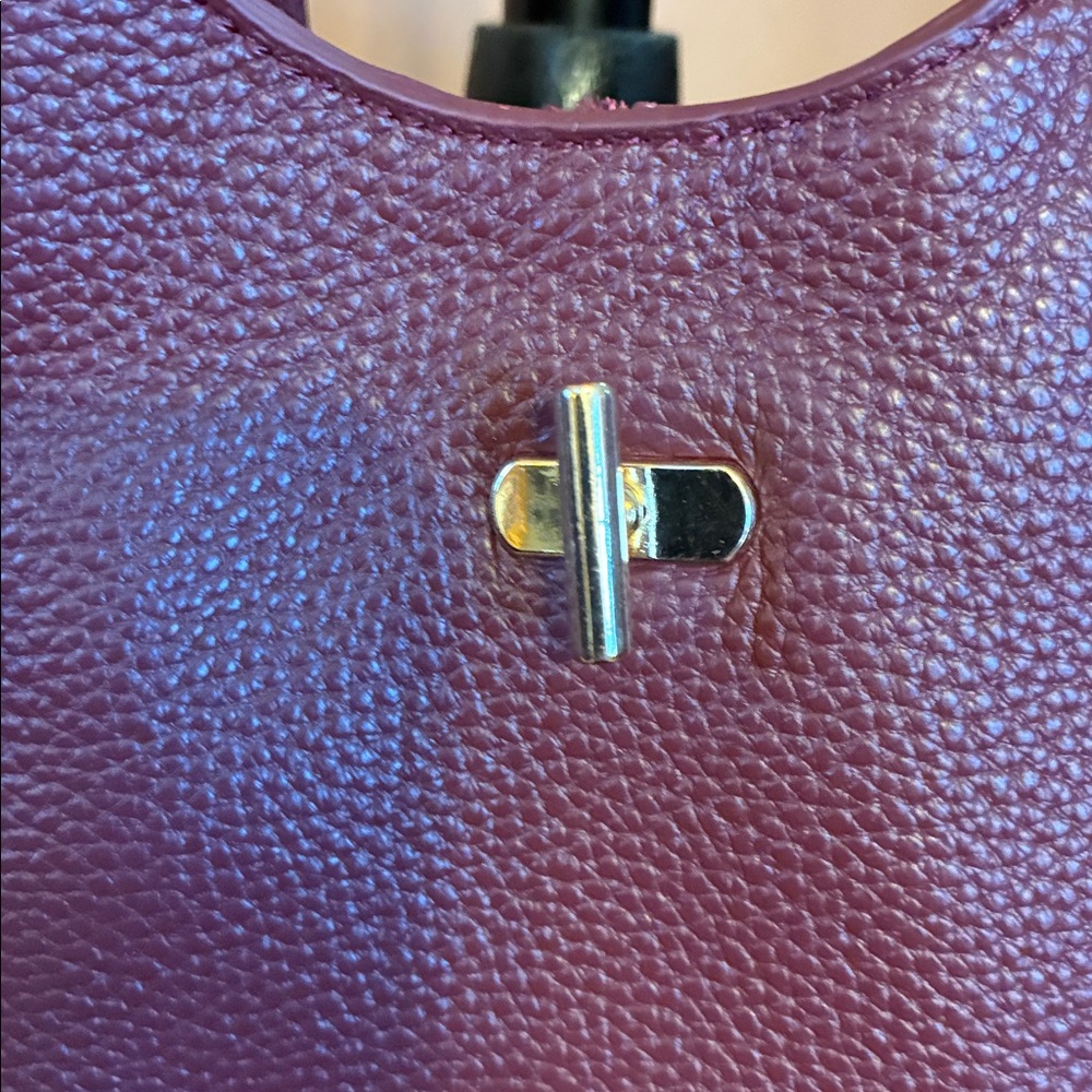 Classic Pebbled Leather Shoulder Bag in Plum - Picture 7 of 8